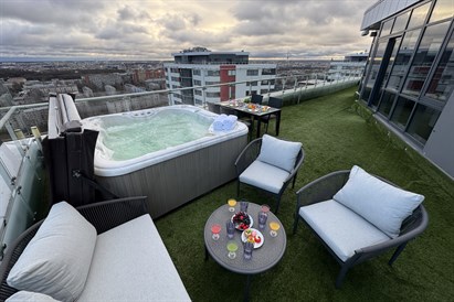 Privāta SPA atpūta 4 personām “Skyhouse Riga” penthausā Skanstē
