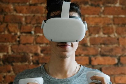 Virtuālā realitāte Valmierā izklaides vietā “Zemzeme” 5 personām