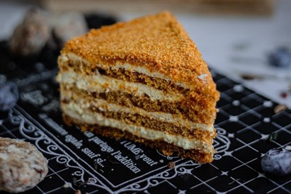 Medus kūka no "Madam Brioš” (1+1)