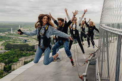 Pastaiga pa Viļņas TV torņa malu 170 m augstumā