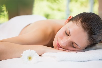 Holistiskā sejas un ķermeņa masāža