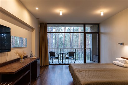 Nakšņošana un vakariņas ar desertu viesnīcā "Belvilis"