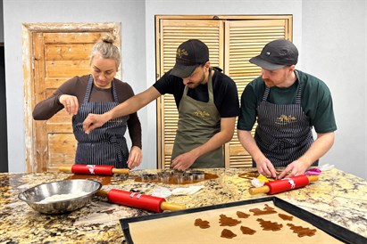 Sirsnīga piparkūku cepšanas meistarklase darbnīcā “Makss un Morics”