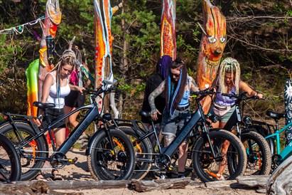 Brauciens ar elektrovelosipēdu Carnikavā