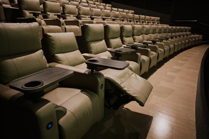 Filmas seanss PREMIUM kinozālē diviem