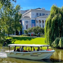 Brauciens ar kuģīti diviem – Rīgas kanāls un Vecrīgas skati no Daugavas