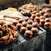 Svētdienas brančs alus darītavas restorānā “Brūzis Manufaktūra”