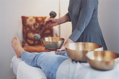 Tibetas bļodu skaņu masāžas terapija