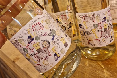 “Berga vīns” degustācija draugiem un etiķetes dizaina kopīga radīšana