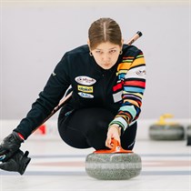 Kērlinga apmācība draugiem Rīgā