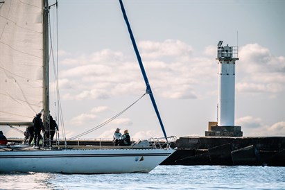 Privāta jahtas tūre uz Roņu salu ar nakšņošanu 11 personām