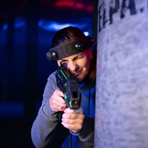 Lāzertaga ballītes Juglas iekštelpu parkā