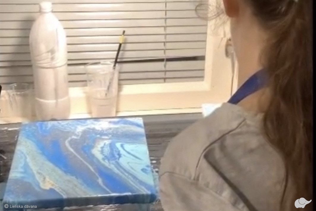 FLUID ART mākslas meistarklase bērniem un pusaudžiem