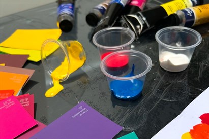 FLUID ART mākslas meistarklase bērniem un pusaudžiem