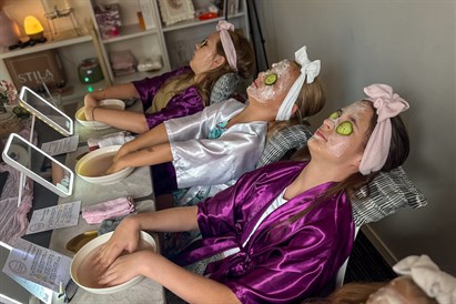 Brīnumu studijas programma “Jaunās stilistes” meitenēm