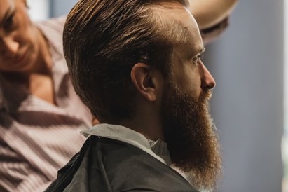 Matu griezums un bārdas korekcija vīriešu frizētavā "Beren Barbershop"