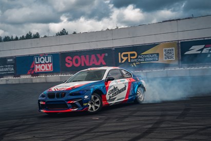 Kļūsti par drifteri ar “SIDE to SIDE Drift Team”