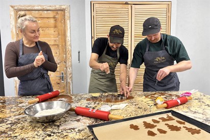 Sirsnīga piparkūku cepšanas meistarklase darbnīcā “Makss un Morics”