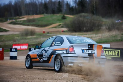 Kļūsti par profesionāla rallija braucēja stūrmani