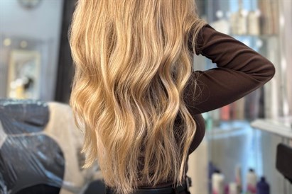 Matu krāsošana Balayage tehnikā salonā Bize