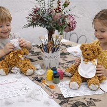 Rotaļu lācīša radīšanas darbnīca bērniem