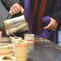 Sveču liešanas meistarklase un bišu produktu degustācija