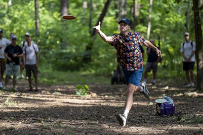 Disku golfa spēle “airBaltic Disc Golf Park” Mežaparkā