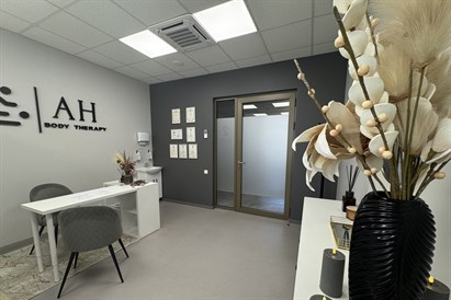 Kombinētā sejas tīrīšana: Ultraskaņa, vakuums un mehāniskā metode