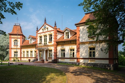 Muižas romantika diviem “Mārcienas muižā”
