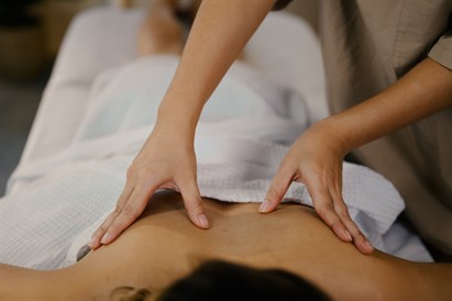 Ārstnieciskā pilna ķermeņa masāža “AH Body Therapy”