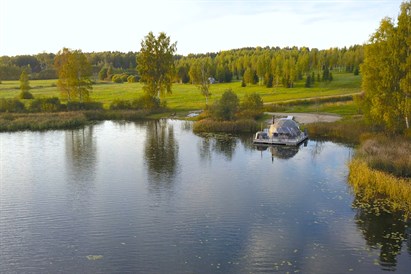 Glempinga atpūta pārim – absolūts miers romantiskajā ezera kupolā 
