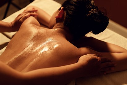 Aroma masāža ar ēteriskajām eļļām