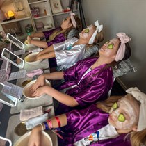 Brīnumu studijas programma “Jaunās stilistes” meitenēm