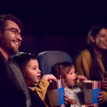 Apollo kino apmeklējums ģimenei 2+2