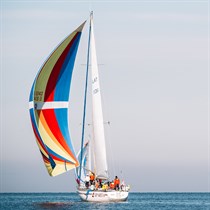 Privāta jahtas tūre uz Roņu salu ar nakšņošanu 11 personām