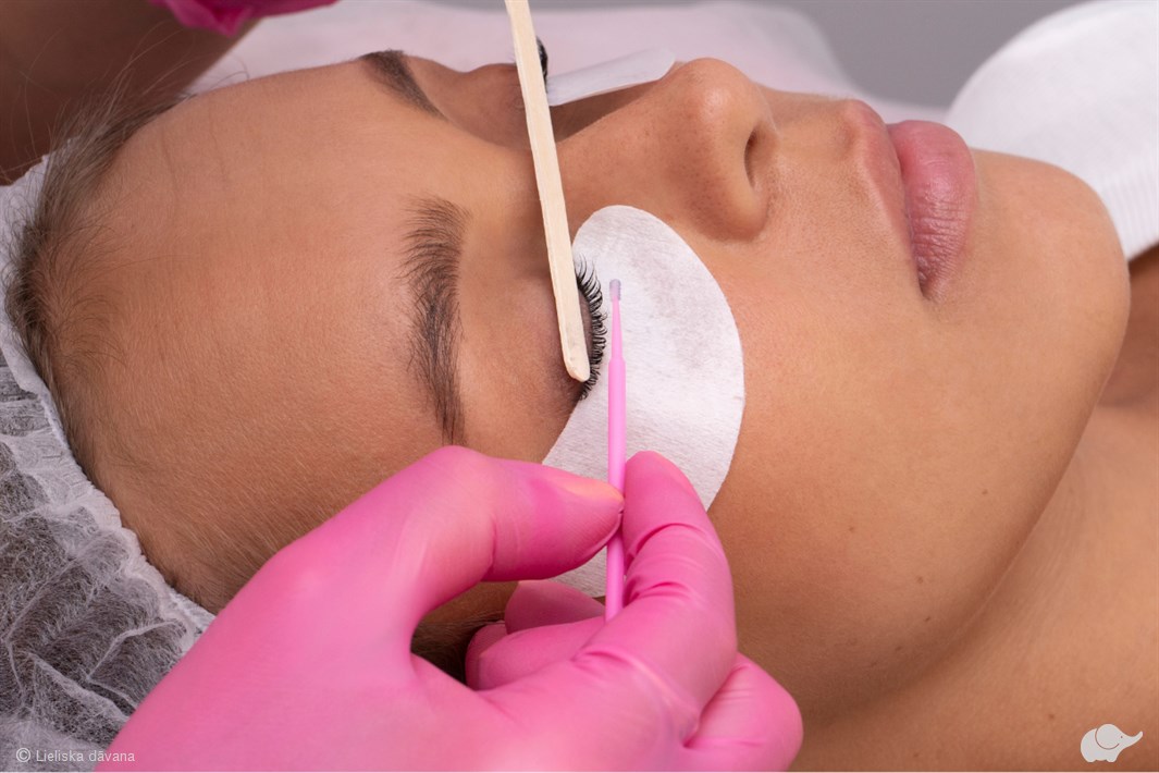 Skropstu laminēšana un krāsošana salonā “LUMIDERMA”