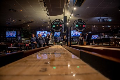 Šaflbords un boulinga spēle “O'Learys”