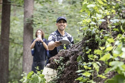 Disku golfs ar draugiem – jautra aktīvā atpūta dabā