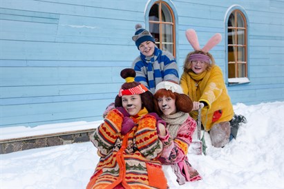 Ziemassvētku svinības ģimenei “Lotes Zemē” Igaunijā 2025