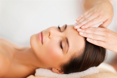 Relaksējoša sejas, dekoltē un pēdu procedūra