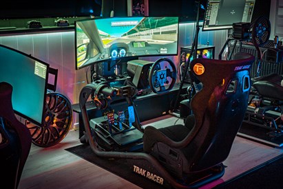 VASARAS PIEDĀVĀJUMS | Autosacīkšu simulātors ar VR brillēm „VR Gaming”