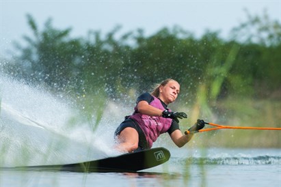 Dāvanu karte ūdens aktivitātēm Jūrmalas ūdensslēpošanas un veikborda parkā