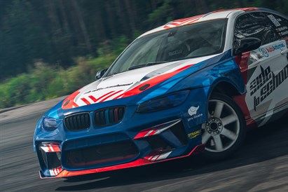 Kļūsti par drifteri ar “SIDE to SIDE Drift Team”