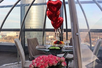 Randiņš diviem Filozofu Rezidences 23. stāvā