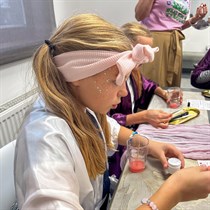 Brīnumu studijas meistarklase “Radošās dāmas” meitenēm