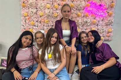 Brīnumu studijas programma “Jaunās stilistes” meitenēm