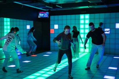 Grupas izklaide “Catch Pixel” interaktīvo spēļu parkā 8 personām