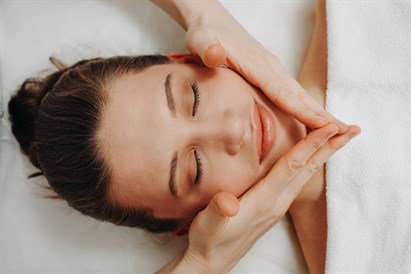 Saudzīga sejas tīrīšana ar ultraskaņu