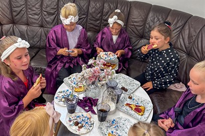 Meiteņu ballīte “Brīnumu studijā” ar SPA un meistarklasēm