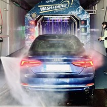 “Wash & Drive Express” – Sudraba līmeņa spožums auto